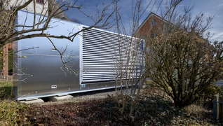 Immobile a Wangen bei Dübendorf: l’installazione esterna della pompa di calore aria-acqua.