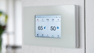 Il sistema di ventilazione meccanica con filtro antipolline integrato garantisce un piacevole clima interno (Langendorf, SO).