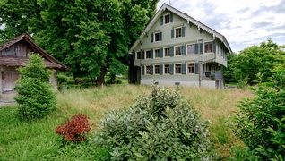 Ein Denkmal mit Zukunft, Zug: Vom Bauernhaus Hof Lorzen zum energieeffizienten Zuhause mit zwei Wohnungen