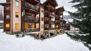 Coopérative d’habitation de Fiesch (VS): rénovation durable du bâtiment existant. Le passage à l’énergie renouvelable s’est déroulé sans interruption.